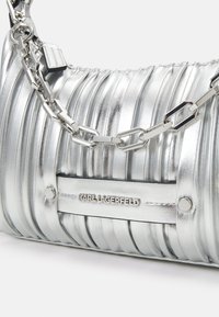 KARL LAGERFELD SMALL KUSHION - Sac à main - silver-coloured