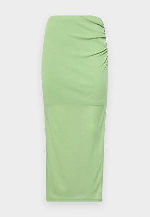 Zelená midi sukně vyrobená z elastické tkaniny, s bočním nařasením, přiléhavým střihem, hladkou texturou a jednobarevným provedením.