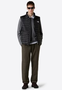 The North Face M HUILA SYNTH VEST - Väst - tnf black