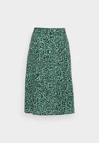 Falda verde menta con un estampado abstracto de leopardo en blanco y negro, diseño de longitud media y cinturilla elástica para mayor comodidad. Textura suave.