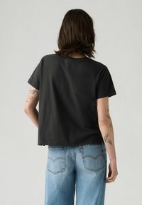 Levi's® GRAPHIC BOXY SINCE - Camiseta estampada - black
