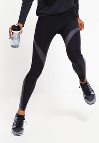 Nike Performance Trikoot - black