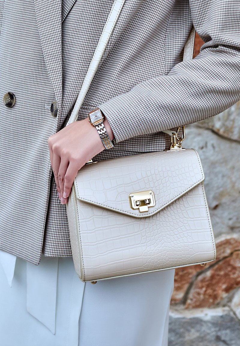 Bolsos Victoria Hyde Outlet The Row Margaux 10 Bolso De Mano