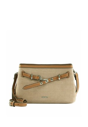 Petit sac bandoulière beige en tissu texturé, bordure en cuir marron, sangles décoratives, quincaillerie argentée, et bandoulière réglable.