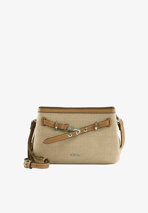 Petit sac bandoulière beige en tissu texturé, bordure en cuir marron, sangles décoratives, quincaillerie argentée, et bandoulière réglable.