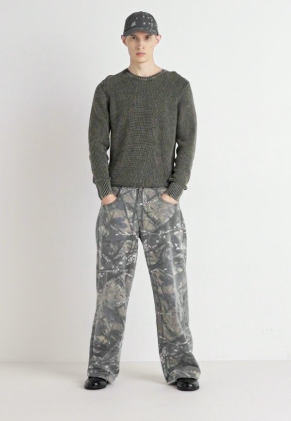 FOREST CAMO COLOSSUS UNISEX - Loose Jeans - khaki4
