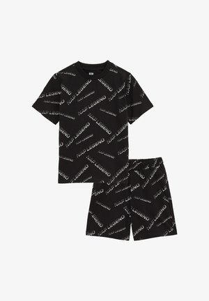 Juodas trumpomis rankovėmis marškinėlių ir šortų rinkinys, puoštas visą plotą dengiančiu baltu užrašu "NAP LEGEND".