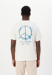 Quiksilver - TREE CONNECTION UNISEX - Print T-shirt - snow white Thumbnail Image 1