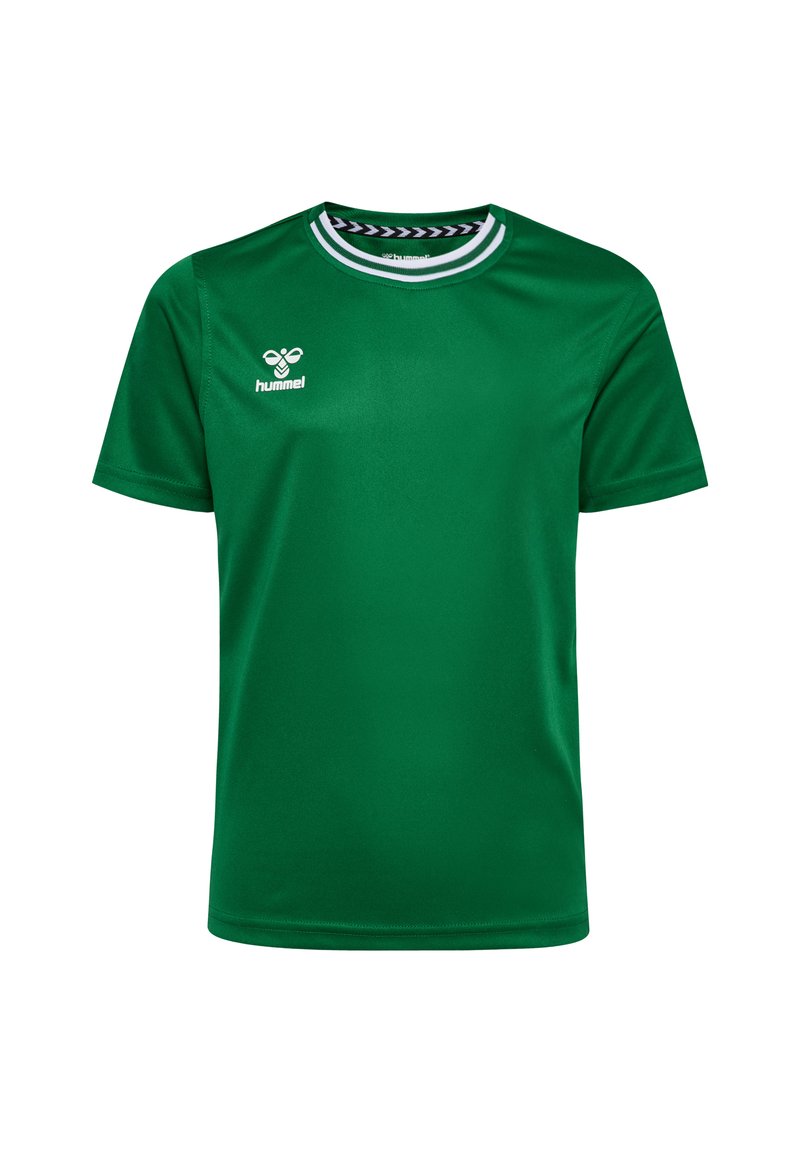 Zielony sportowy t-shirt wykonany z gładkiego materiału, posiadający żebrowany kołnierzyk z czarnymi i białymi akcentami oraz logo na lewej piersi.