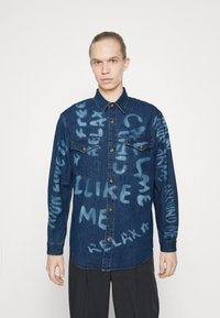 Levi's® RELAXED WESTERN - Shirt - art saves lives