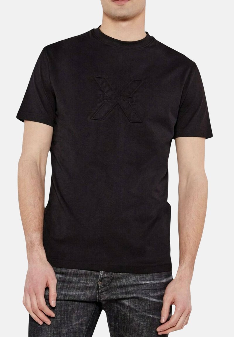 T-shirt nera in cotone a maniche corte con un logo "X" testurizzato sul petto, scollatura a girocollo e vestibilità regolare.