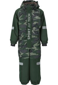 Groene camouflage overall met een capuchon, voorzien van reflecterende accenten, elastische manchetten en een ritsaanpassing aan de voorkant. Gemaakt van duurzaam, weerbestendig materiaal.