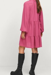 Ellos Collection Robe de jour - light red