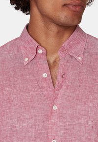 Oscar Jacobson REG FIT BD SIGNATURE - Vapaa-ajan kauluspaita - soft red