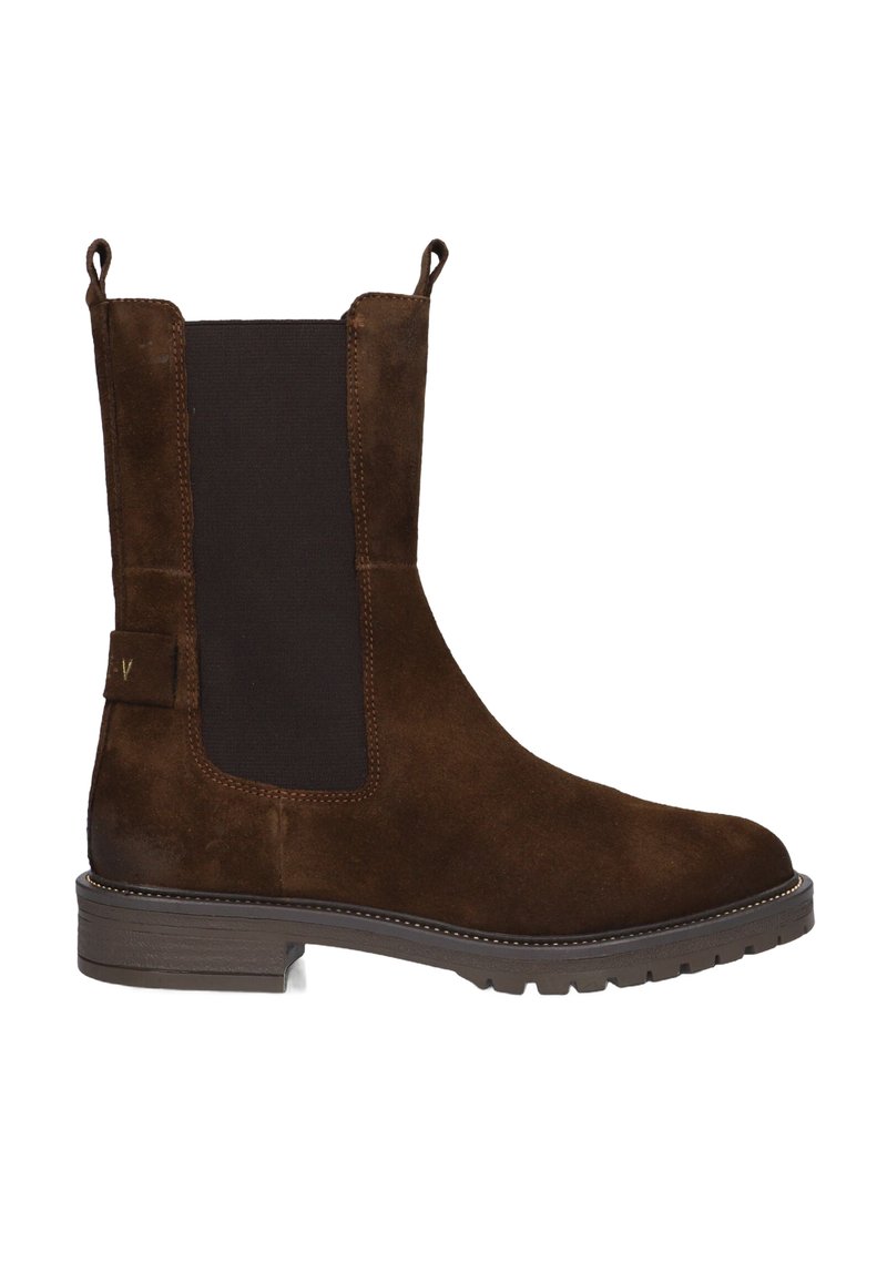Bruine suède Chelsea-boot met donkere elastische zijpanelen, aantrektabs aan de bovenkant, stiksels en een stevige rubberen zool.