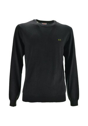Schwarzer Langarm-Pullover mit Rundhalsausschnitt, mit kleinem gelben Dreieck und X-Logo auf der linken Brust, gerippte Bündchen und Saum.