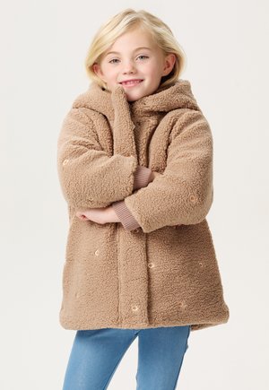 Beige Fleece-Mantel mit Kapuze, oversized Form und gerippten Bündchen. Verfügt über dekorative orangefarbene Punktakzente und eine weiche Textur.