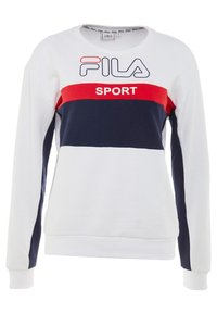 Bílá mikina s červenými a tmavě modrými horizontálními pruhy. Obsahuje logo "FILA" a text "SPORT" v bílé barvě, vyrobená z měkkého bavlněného materiálu.