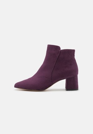 Ankle boots - purple