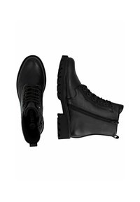 Bottines en cuir noir avec un bout rond, lacées à l'avant, fermeture éclair sur le côté et semelle robuste pour une bonne traction. Texture lisse avec un minimum de détails.