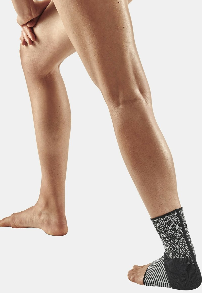 CEP MAX SUPPORT COMPRESSION ANKLE SLEEVE Bandagen black white