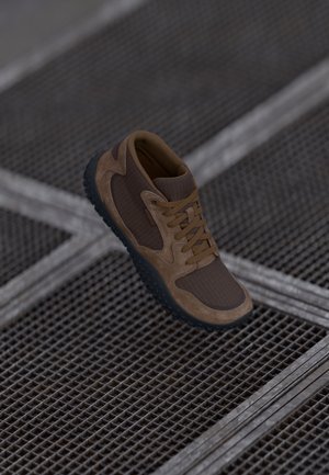 WRAPT MID WP - Sneakers high - coffee