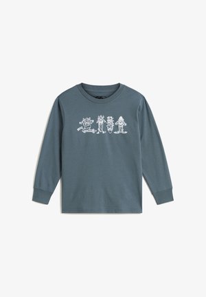 Langärmliges blaues Shirt mit Rundhalsausschnitt, das vier weiße Grafiken von Charakteren auf Skateboards und Surfbrettern zeigt. Weicher Stoff.