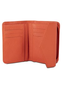 Portafoglio in pelle arancione con superficie texture, dotato di più scomparti per carte e di un comparto con cerniera, progettato per una conservazione compatta.