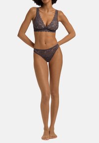 Hanro MOMENTS SOFT CUP - OHNE BÜGEL - Triangel BH - black pearl