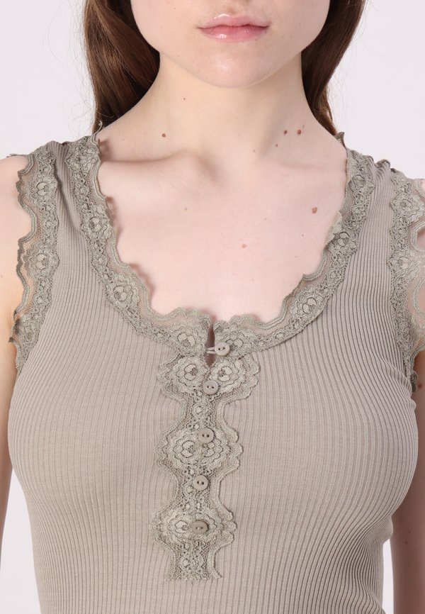 BEATHA U NECK BUTTON - Top - laurel oak4