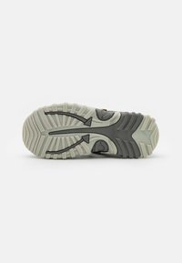 Friboo Vaellussandaalit - black
