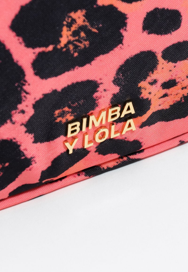 Neceser Diseño Infantil Neceser Redondo Gorjuss - Diseño Sugar And Spice, Color Púrpura Neceser Purple Girly