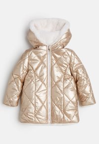 Metallic guld quiltet jakke med hætte foret med hvid pels, fuld lynlås foran og lange ærmer. Tekstur mønster med diamantformer.