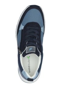 Marineblau und hellblauer Sneaker mit Reißverschluss, Obermaterial aus strukturiertem Stoff, runde Zehenpartie, gepolsterte Zunge und rutschfeste Sohle; innen mit Logo.