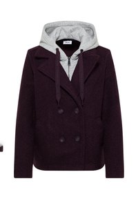 Manteau en laine double boutonnage de couleur violet foncé superposé sur un sweat à capuche gris clair avec des cordons de serrage noirs et une fermeture éclair à l'avant.