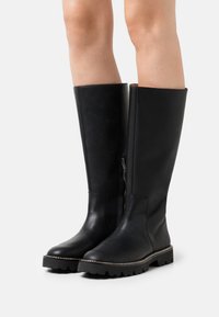 Madewell Kozaki