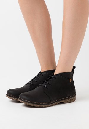 El Naturalista Botines bajos - brown