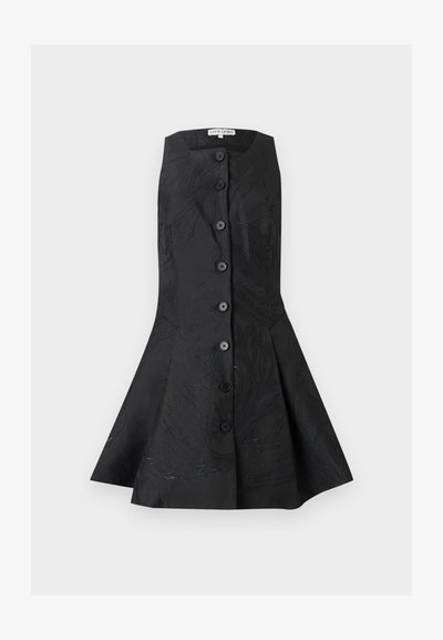 Μαύρο αμάνικο φόρεμα με φλοράλ ζακάρ μοτίβο και κουμπιά μπροστά, σχεδιασμένο από τη Stine Goya.