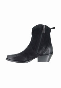 Stivaletto in suede nero con zip laterale, tacco basso impilato, punta tonda e linguetta sul retro.