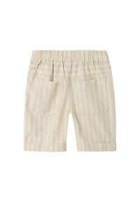 Beige Shorts mit weißen vertikalen Streifen, elastischem Bund, umgeschlagenen Säumen und zwei Gesäßtaschen; aus leichtem Stoff gefertigt.