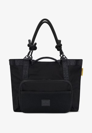 Zwarte stoffen boodschappentas met dubbele handvatten, voorzien van een mesh ritsvak aan de voorkant en merkdetails op de schouderband.