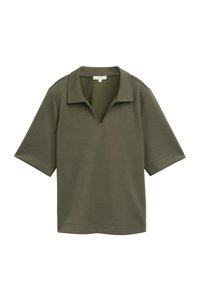 Maslinasto zelena polo majica s kratkim rukavima, V-izrezom i strukturiranim ovratnikom. Izrađena od glatkog tkanja, ima ležeran kroj.