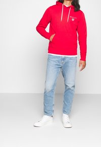 GANT Sweat à capuche - red