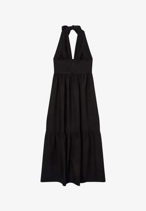 Abito nero a halter in tessuto leggero, con un corpetto aderente, vita arricciata e una gonna a strati fluida. Dettaglio a nodo sul collo.