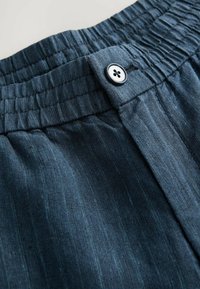 Unselected, navy stripe