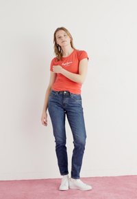 Pepe Jeans NEW VIRGINIA SS  - T-shirts med print - crispy red