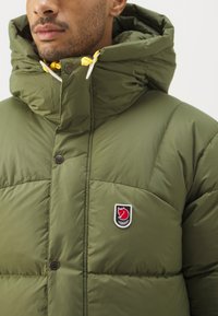Fjällräven EXPEDITION DOWN JACKET M - Jakna ispunjena paperjem - green
