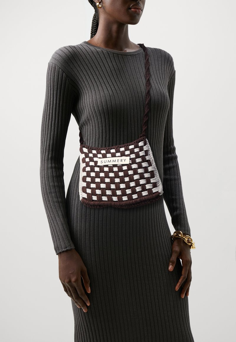 SUMMERY Copenhagen TACI CROSS BAG - Taška s příčným popruhem - java