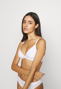 Levi's® NEW BRALETTE - Bustino - bright white