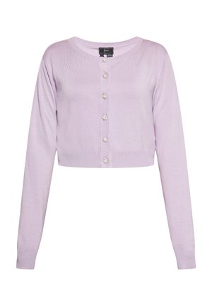 Fialový zkrácený cardigan vyrobený z měkké pleteniny, s dlouhými rukávy, kulatým výstřihem a šesti dekorativními knoflíky na přední straně.